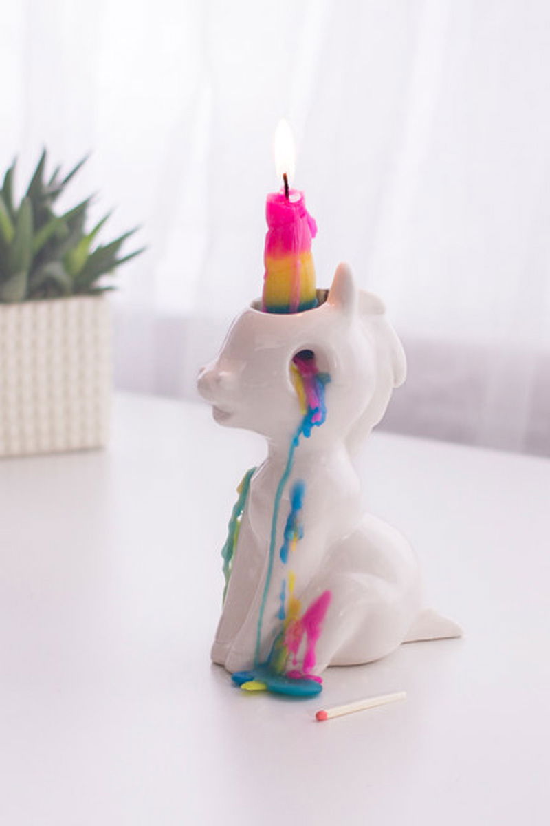 Weinende Einhorn-Kerze von Firebox