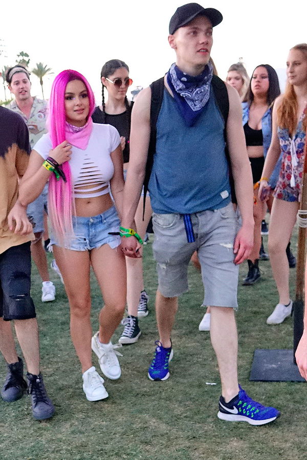 Ariel Winter mit pinken Haaren - Coachella 2017
