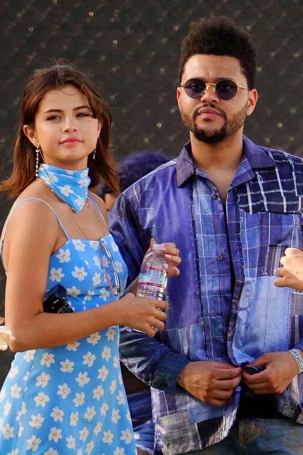 Selena Gomez im Blümchen-Kleid - Coachella 2017