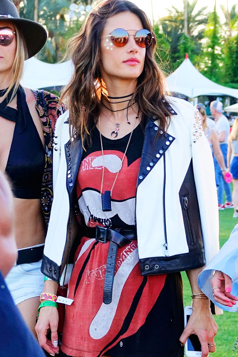 Alessandra Ambrosio mit Sternen-Schmuck - Coachella 2017