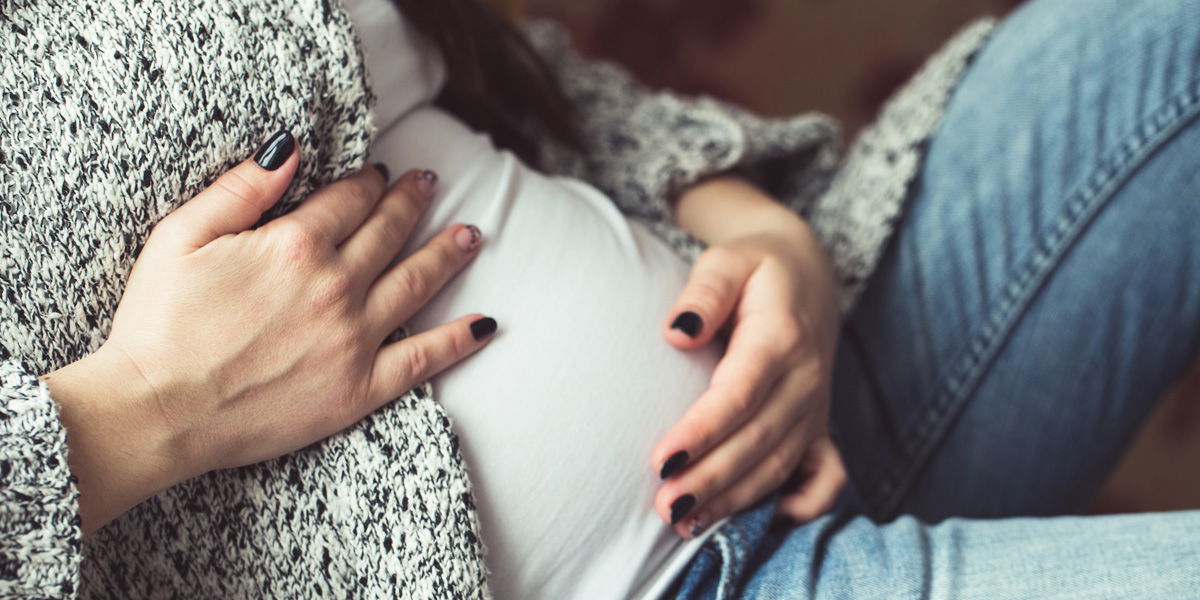 Unbemerkt schwanger: 13-Jährige merkt 7 Monate nicht, dass sie schwanger ist!