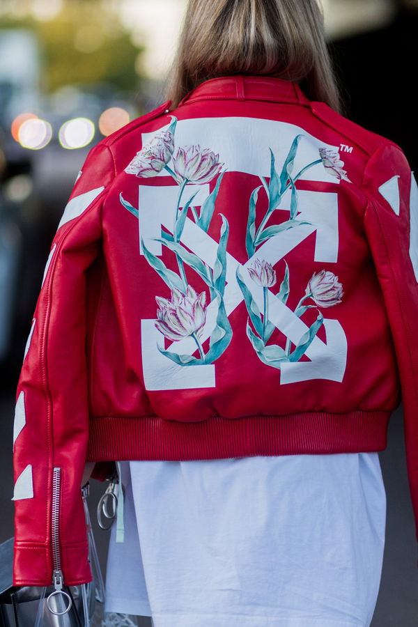 Coole Jacke mit Print auf dem Rücken