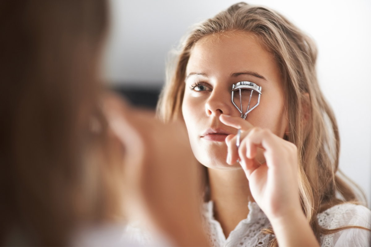 Trick für perfekt gecurlte Wimpern