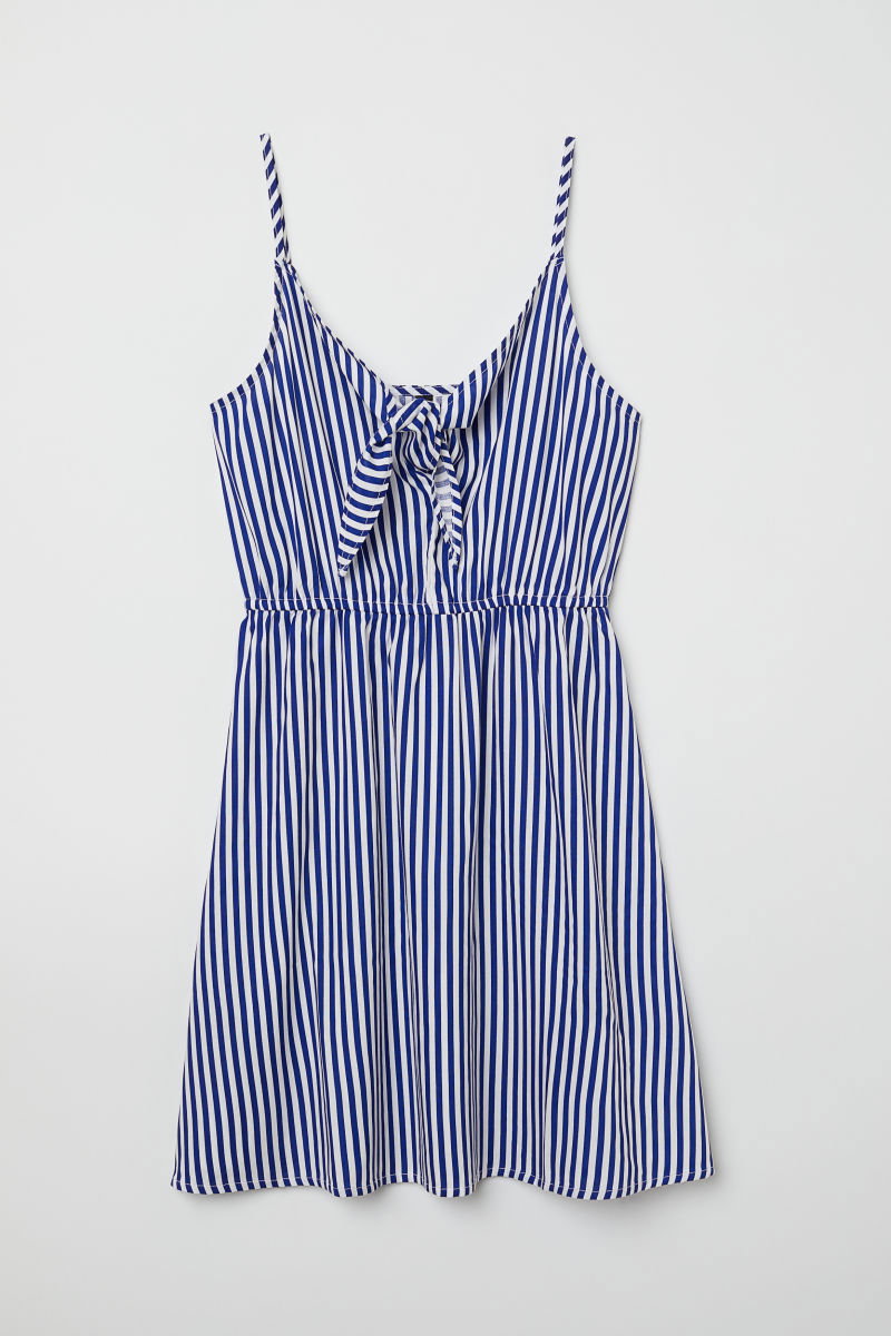 Kleid mit Gürtel von H&M