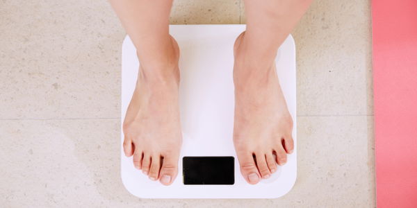 Darum bist Du während Deiner Periode bis zu 3 Kilo schwerer!