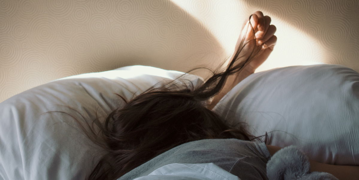 Deshalb solltest du niemals mit nassen Haaren ins Bett gehen!