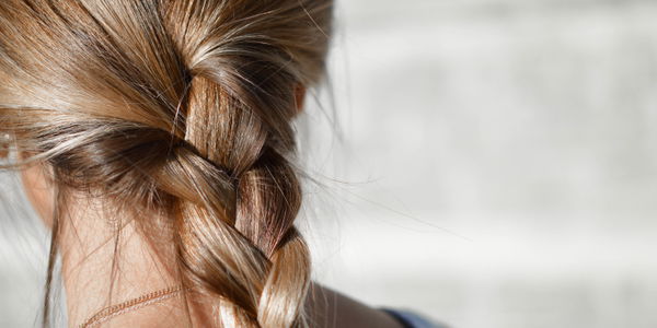 Schöner Schein: Mit diesen Tricks bringst du deine Haare zum Glänzen!