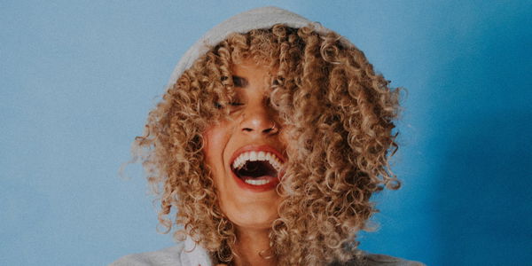 11 Frisuren, die dein Gesicht schlank machen