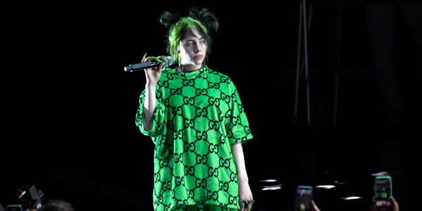 Billie Eilish: Mit diesem Ausschnitt lässt sie tief blicken!