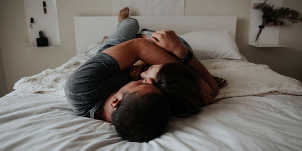 Das verrät eure Schlafposition über eure Beziehung