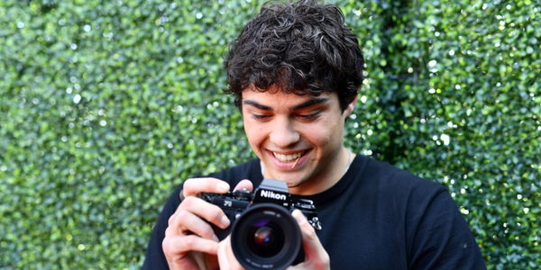 Noah Centineo hat eine neue Frisur