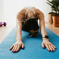 Sommerferien ohne Sonne: 7 Selfcare-Rituale für Regentage zu Hause