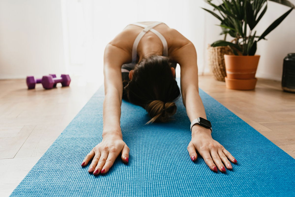 Sommerferien ohne Sonne: 7 Selfcare-Rituale für Regentage zu Hause