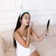 Skincare-Produkte: In dieser Reihenfolge trägst du sie richtig auf