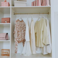 Cloud Dancer Outfits: 7 Looks mit der Trendfarbe 2026