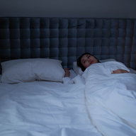 Abi, Uni & Zukunftsangst: 9 SOS-Tipps gegen Overthinking in der Nacht