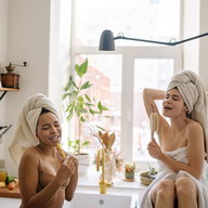 Sommerferien-Glow: 9 Selfcare-Rituale, die du mit deinen Freundinnen testen kannst