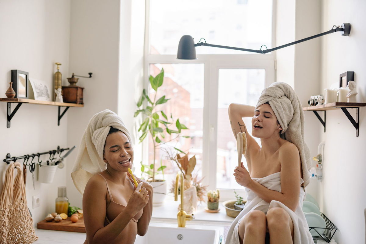 Sommerferien-Glow: 9 Selfcare-Rituale, die du mit deinen Freundinnen testen kannst