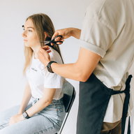 Haare geschnitten oder gefärbt: Wie schnell wachsen sie wirklich nach?