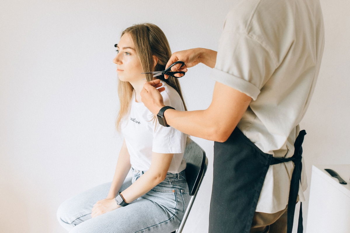 Haare geschnitten oder gefärbt: Wie schnell wachsen sie wirklich nach?